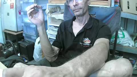 Snapshot of 04oldskool chatting on January 16, 2:41 am 04oldskool online show from January 16, 2:41 am