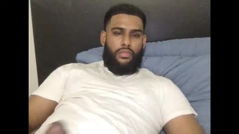 0beyme online show from October 31, 7:01 am