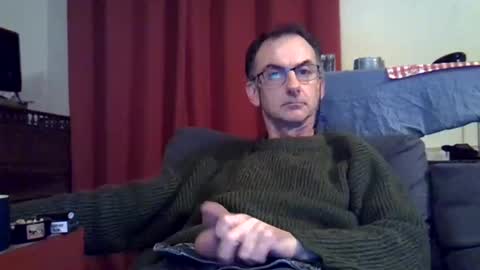 Snapshot of 18remy45 chatting on December 19, 6:23 pm 18remy45 online show from December 19, 6:23 pm