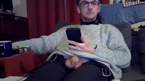 Snapshot of 18remy45 chatting on December 26, 9:04 pm 18remy45 online show from December 26, 9:04 pm