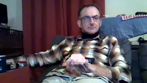 Snapshot of 18remy45 chatting on February 21, 9:43 pm 18remy45 online show from February 21, 9:43 pm