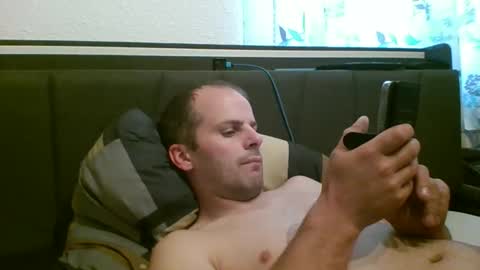 Snapshot of 19berni91 chatting on September 27, 5:49 am berni online show from September 27, 5:49 am