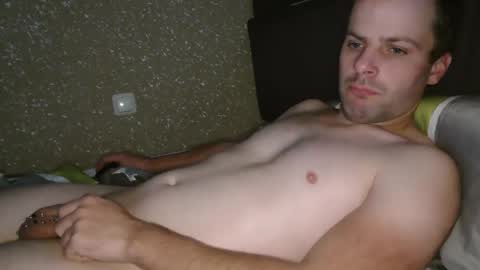 Snapshot of 19berni91 chatting on October 12, 5:45 am berni online show from October 12, 5:45 am