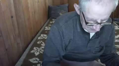 19georg54 online show from April 1, 11:12 am