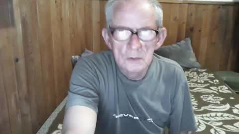 19georg54 online show from April 6, 6:52 pm