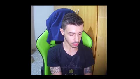 Snapshot of 1good_vibes1 chatting on February 22, 10:37 pm 1good_vibes1 online show from February 22, 10:37 pm