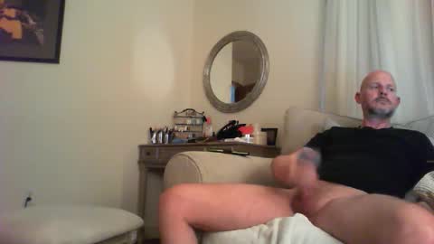 1hotbaldguy online show from December 18, 11:08 pm