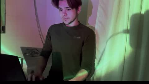 Snapshot of 1roberttt chatting on October 14, 12:17 am 1roberttt online show from October 14, 12:17 am