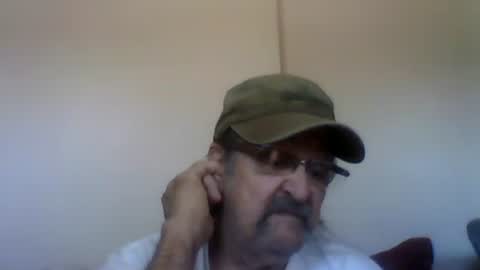 Snapshot of 1valentine chatting on October 3, 6:57 pm 1valentine online show from October 3, 6:57 pm