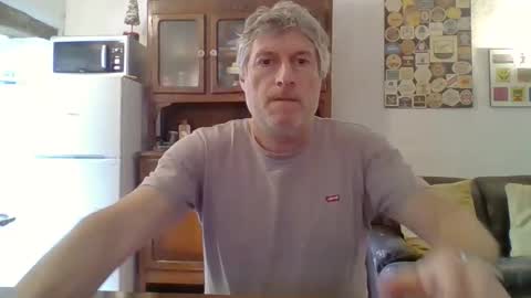 22esserre online show from April 30, 11:06 am