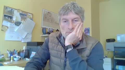 22esserre online show from May 14, 1:09 pm