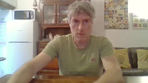 22esserre online show from May 8, 12:05 pm