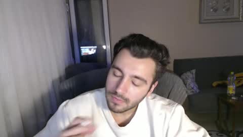 Snapshot of 2handsomeman chatting on October 20, 3:38 pm Berk online show from October 20, 3:38 pm