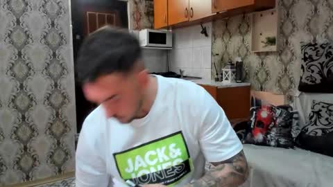 Snapshot of 2sexymuscles chatting on October 17, 7:51 pm 2sexymuscles online show from October 17, 7:51 pm