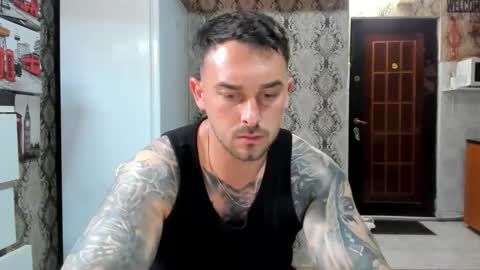 2sexymuscles online show from June 10, 8:20 pm