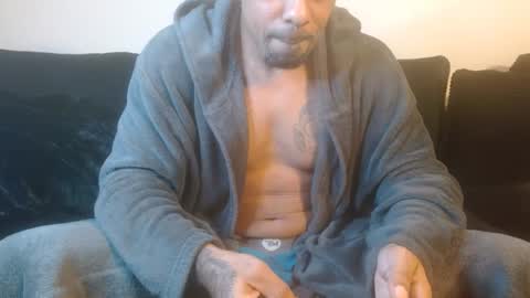 420flyguy online show from December 19, 7:18 pm