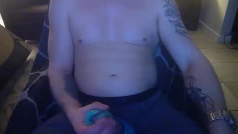 Snapshot of 42o_blah chatting on January 21, 1:29 am 42o_blah online show from January 21, 1:29 am