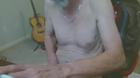 Snapshot of 6stringer62 chatting on January 25, 8:31 pm 6stringer62 online show from January 25, 8:31 pm