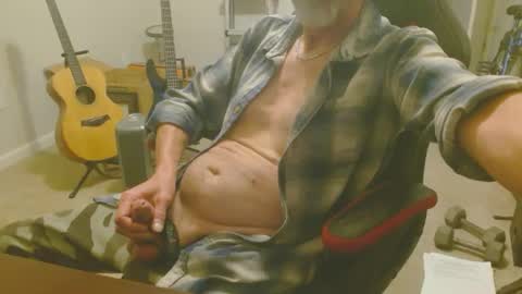 Snapshot of 6stringer62 chatting on February 8, 8:42 am 6stringer62 online show from February 8, 8:42 am