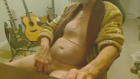 Snapshot of 6stringer62 chatting on December 30, 1:26 am 6stringer62 online show from December 30, 1:26 am
