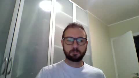 Snapshot of 77architt chatting on December 9, 9:28 am 77architt online show from December 9, 9:28 am