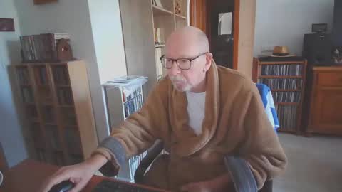  Papi  online show from November 18, 9:24 am