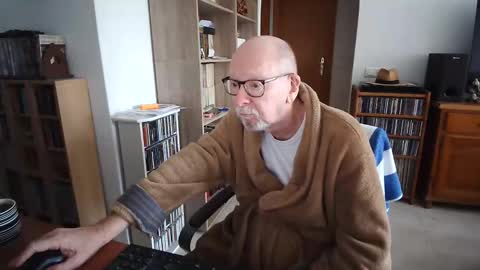  Papi  online show from December 14, 9:49 am