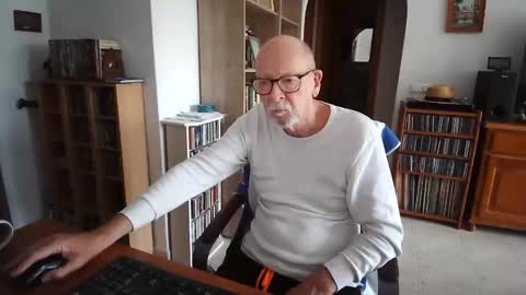  Papi  online show from May 1, 8:39 am