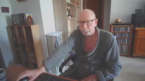 Snapshot of 7thsojourn chatting on October 17, 9:13 am Papi online show from October 17, 9:13 am