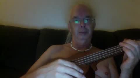 Snapshot of 808dred chatting on February 19, 7:17 am 808dred online show from February 19, 7:17 am