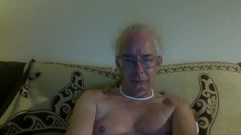 Snapshot of 808dred chatting on January 17, 9:49 am 808dred online show from January 17, 9:49 am
