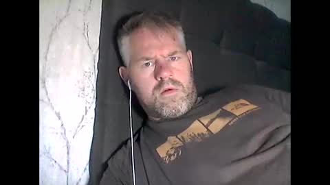 Snapshot of 81jonnyx chatting on October 13, 9:37 am 81jonnyx online show from October 13, 9:37 am