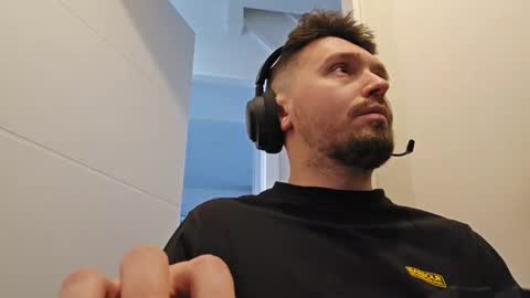 8inchdude93 online show from May 8, 4:51 pm