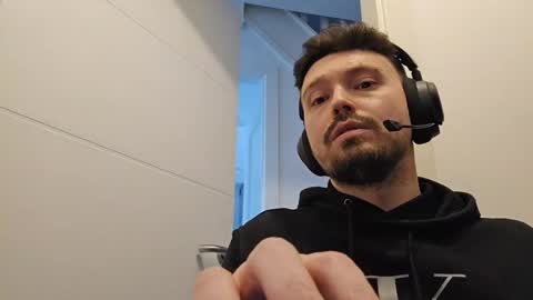 8inchdude93 online show from April 27, 10:56 am