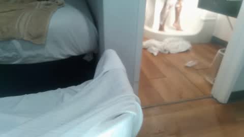 Selfsuckboi online show from April 10, 7:10 pm