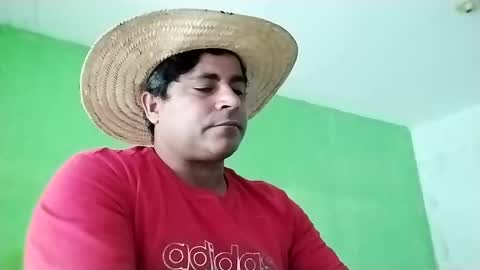 Snapshot of 9vinhocamshow chatting on January 19, 12:07 pm 9vinhocamshow online show from January 19, 12:07 pm