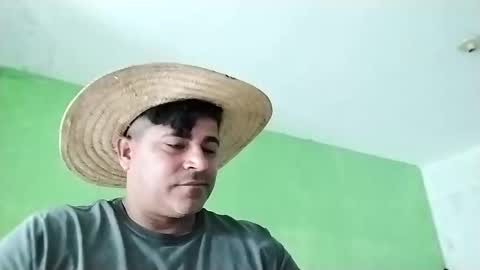 Snapshot of 9vinhocamshow chatting on February 25, 11:52 am 9vinhocamshow online show from February 25, 11:52 am