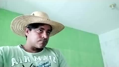 Snapshot of 9vinhocamshow chatting on January 21, 12:02 pm 9vinhocamshow online show from January 21, 12:02 pm