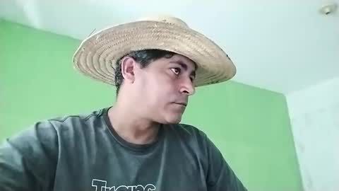 Snapshot of 9vinhocamshow chatting on January 4, 11:54 am 9vinhocamshow online show from January 4, 11:54 am