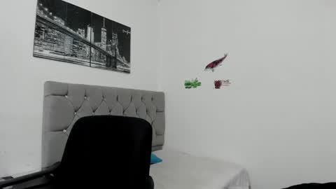 DERECK online show from March 29, 2:06 pm