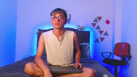 Snapshot of _andrew_willyams chatting on January 19, 11:01 am Andres online show from January 19, 11:01 am