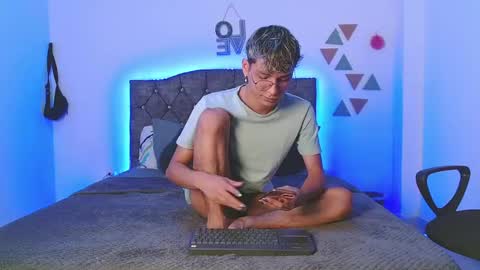 Snapshot of _andrew_willyams chatting on January 20, 6:21 pm Andres online show from January 20, 6:21 pm