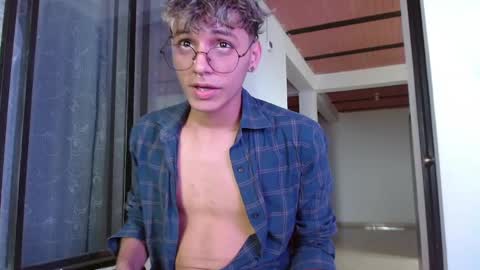 Snapshot of _andrew_willyams chatting on January 11, 7:49 pm Andres online show from January 11, 7:49 pm