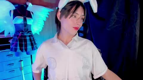 Angell Dustt  online show from May 12, 12:41 am