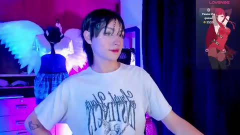 Angell Dustt  online show from June 14, 10:01 pm