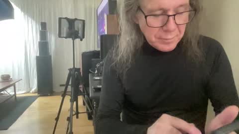  anneonamouse online show from May 9, 8:26 am