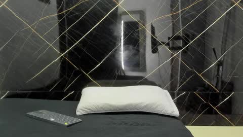 _axel_09 online show from April 9, 6:19 am