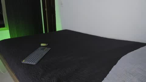 _axel_09 online show from May 9, 5:08 am