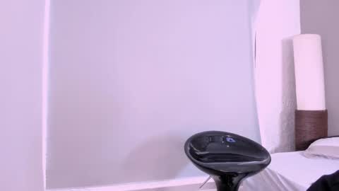 Snapshot of _axelking_ chatting on October 15, 11:51 am _axelking_ online show from October 15, 11:51 am