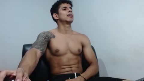  crissgex  online show from May 4, 3:52 am